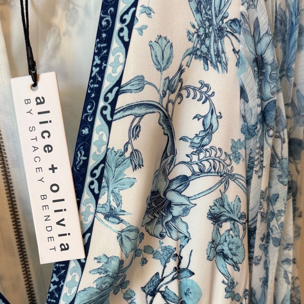 Alice + Olivia Sion Pleated Maxi Dress - Picture 4 of 6